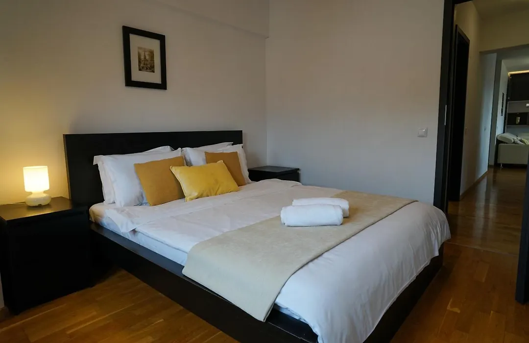 Mirandis Privilegio - Stylish Apartments With Balcony & Free Parking-1