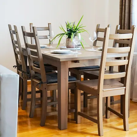 Mirandis Privilegio - Stylish Apartments With Balcony & Free Parking-2